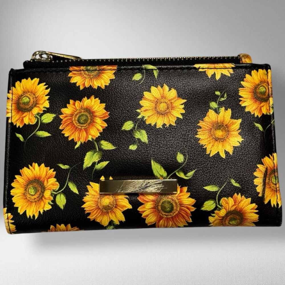 No Boundaries Sunflower Print Snap Wallet